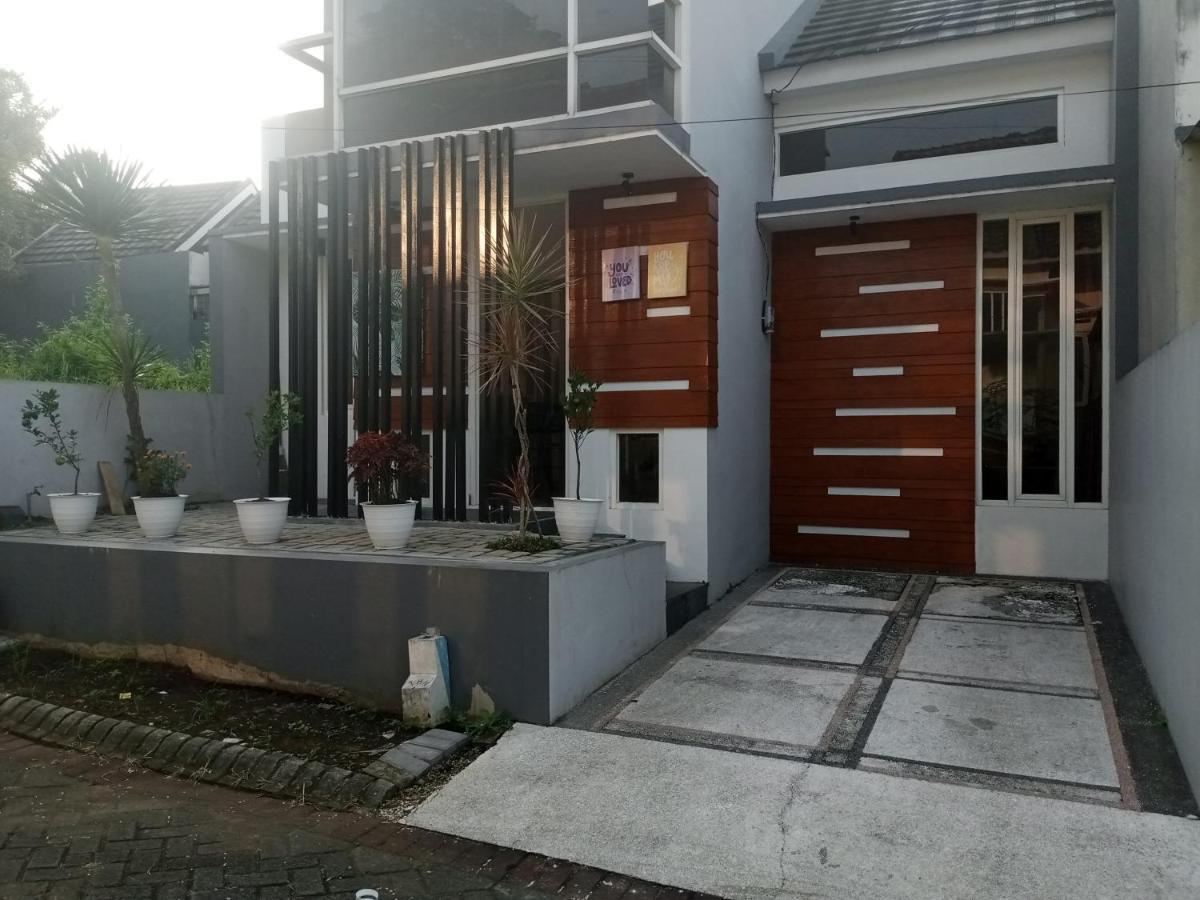 Villa Harmony Syariah II Batu  Exterior foto